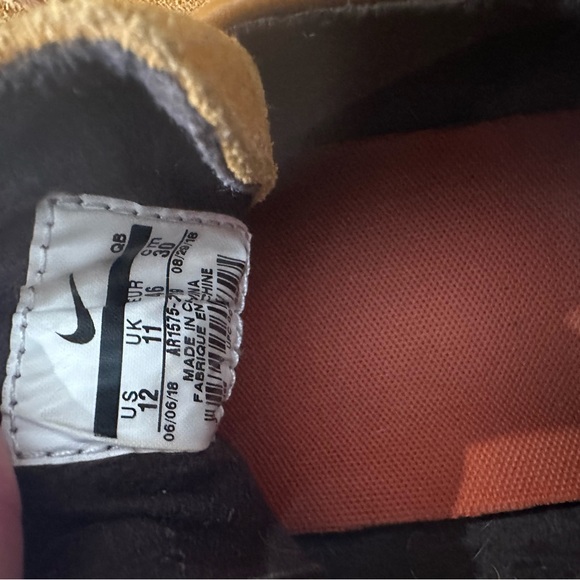 Stefan Jamoski Nike Yellow Suede skateboarding Sneakers - Picture 5 of 7